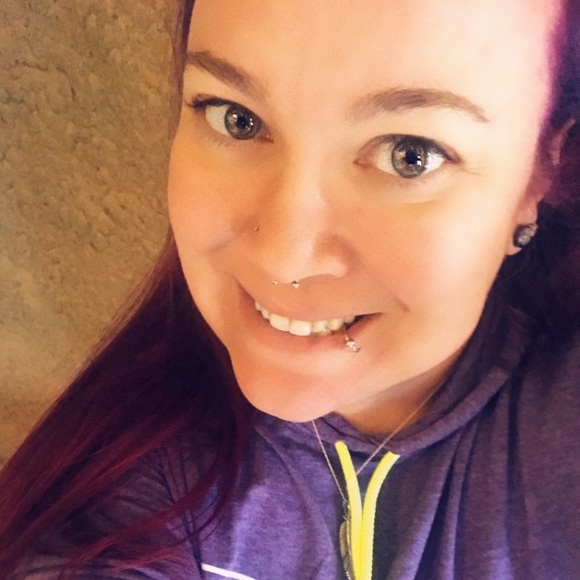 Meet your Posher, Sarah - Picture 1 of 1